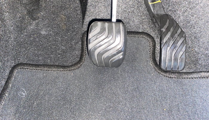 2022 Renault Kwid CLIMBER 1.0 AMT (O), Petrol, Automatic, 15,215 km, Pedals