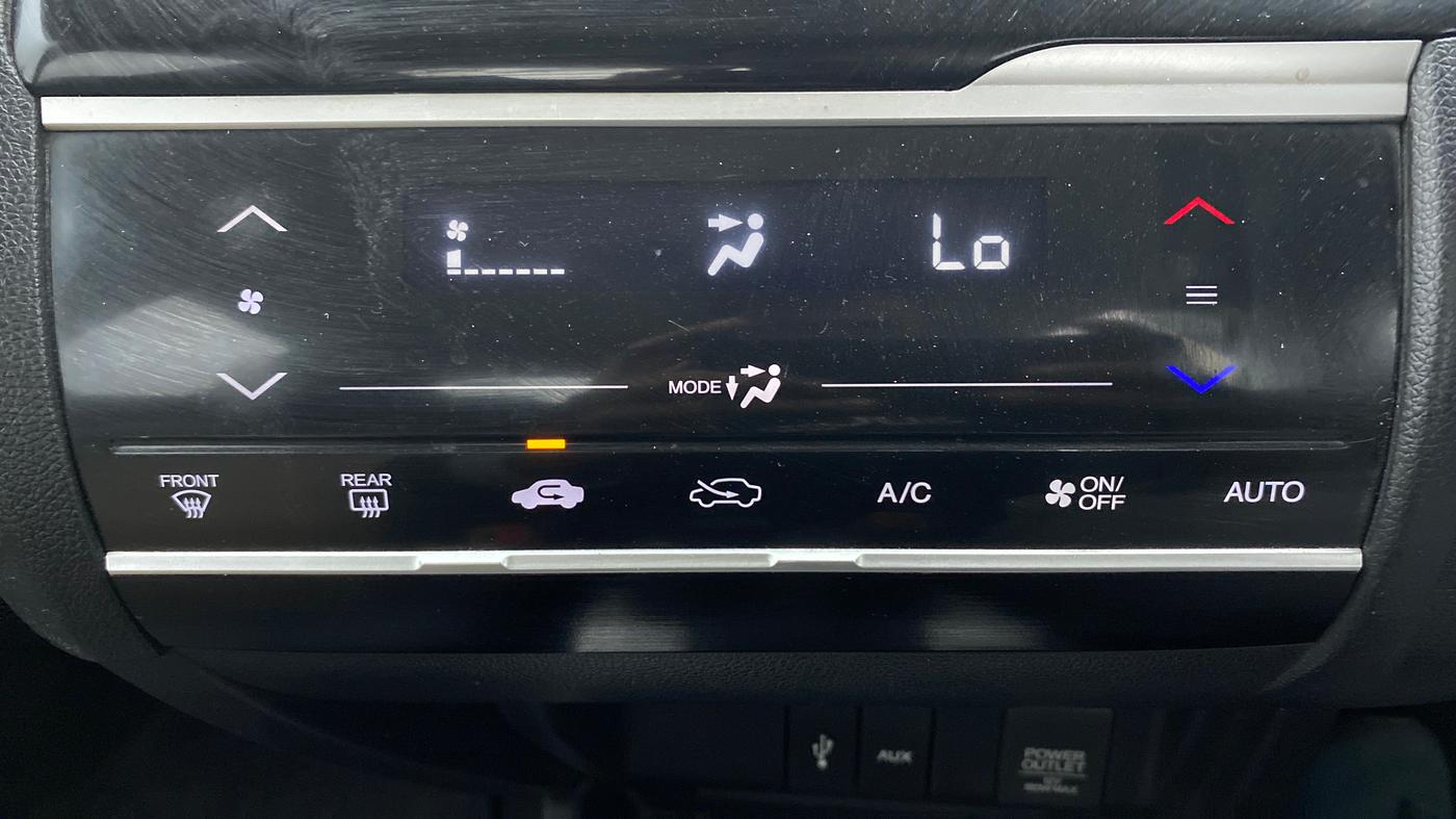 2016 Honda Jazz 1.5L I-DTEC V, Diesel, Manual, 1,17,170 km, Automatic Climate Control