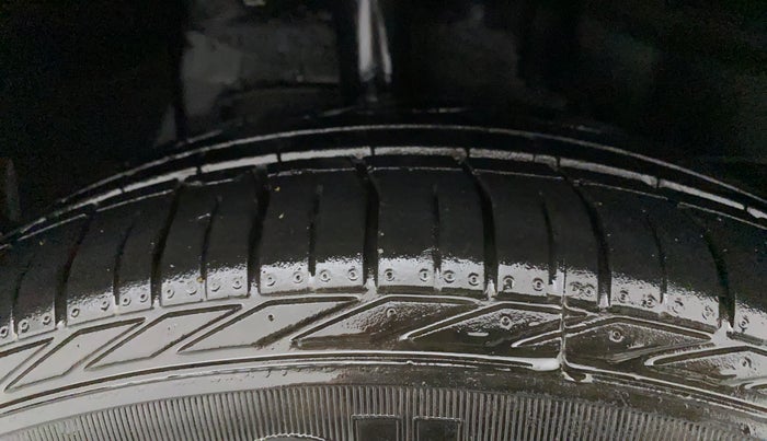 2021 Tata NEXON XZA PLUS PETROL, Petrol, Automatic, 21,987 km, Right Front Tyre Tread