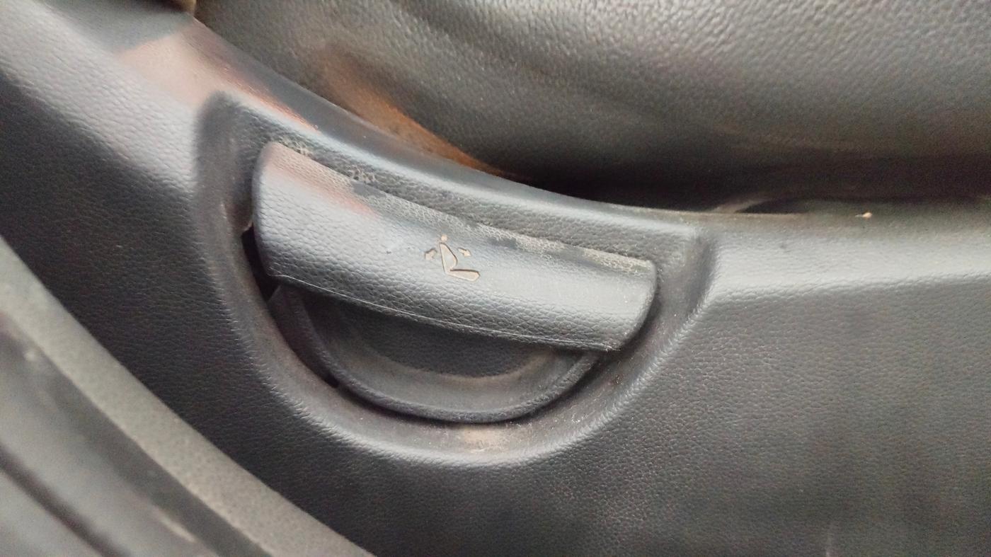 2016 Hyundai Xcent BASE 1.2, Petrol, Manual, 82,210 km, Driver Side Adjustment Panel