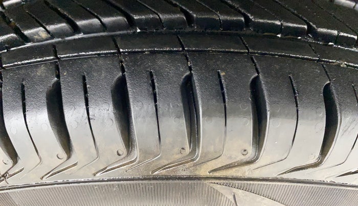 2018 Renault Kwid CLIMBER 1.0, Petrol, Manual, 65,800 km, Right Front Tyre Tread