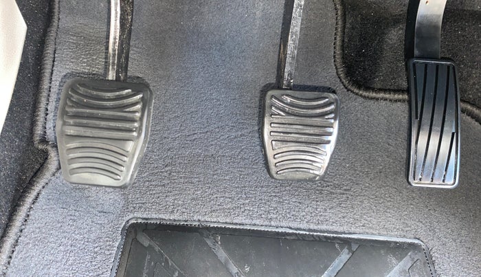2020 Mahindra XUV300 W6 1.5 DIESEL, Diesel, Manual, 31,072 km, Pedals