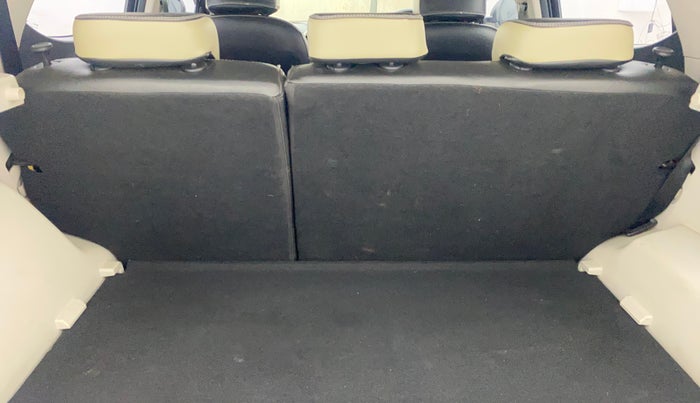2020 Mahindra XUV300 W6 1.5 DIESEL, Diesel, Manual, 31,072 km, Boot Inside