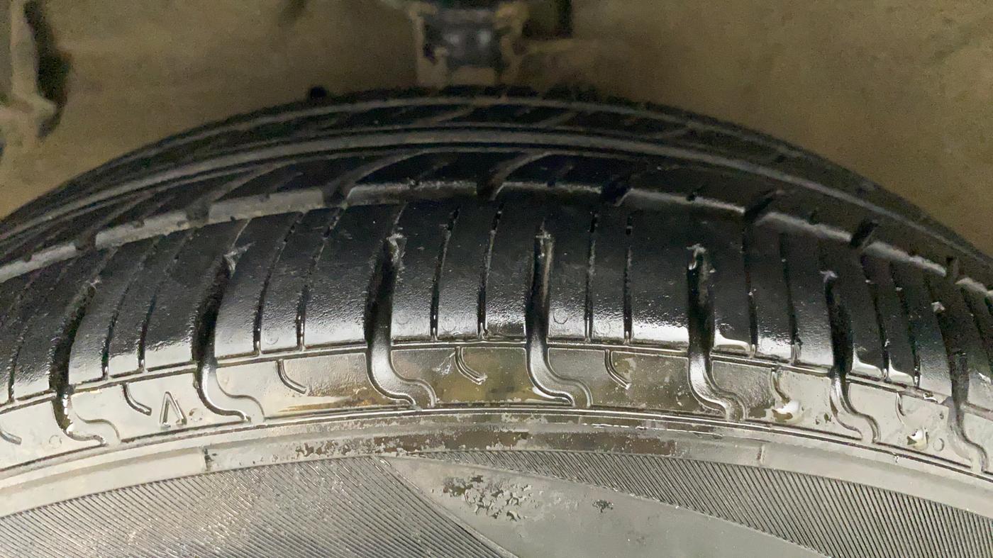 2016 Maruti Celerio ZXI AMT (O), Petrol, Automatic, 86,029 km, Left Front Tyre Tread