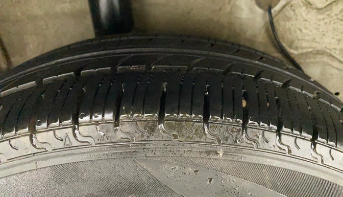 2016 Maruti Celerio ZXI AMT (O), Petrol, Automatic, 86,029 km, Right Rear Tyre Tread