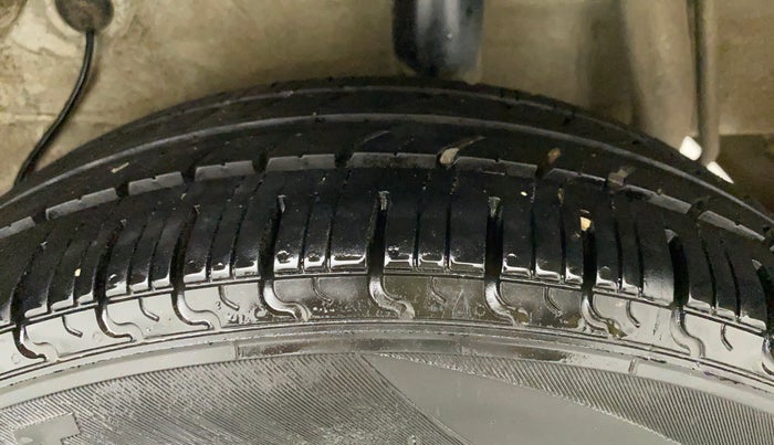 2016 Maruti Celerio ZXI AMT (O), Petrol, Automatic, 86,029 km, Left Rear Tyre Tread