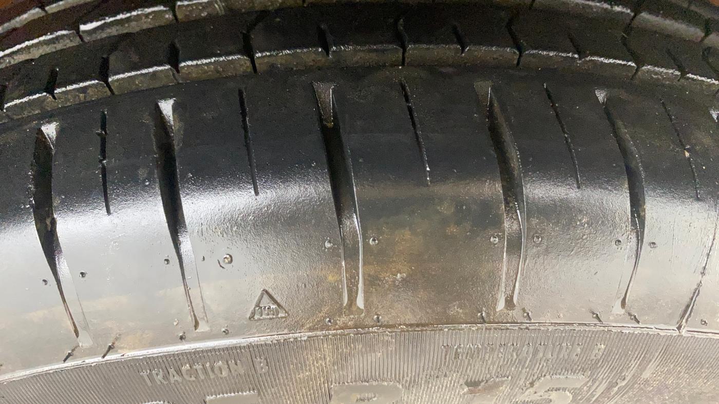 2017 Maruti Dzire ZXI PLUS AMT, Petrol, Automatic, 57,468 km, Right Front Tyre Tread