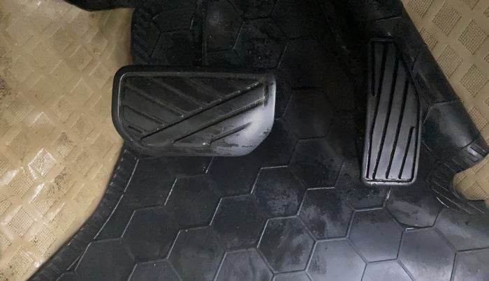 2017 Maruti Dzire ZXI PLUS AMT, Petrol, Automatic, 57,715 km, Pedals