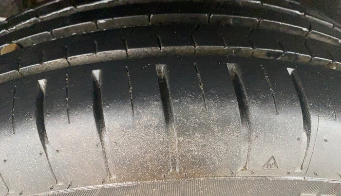 2017 Maruti Dzire ZXI PLUS AMT, Petrol, Automatic, 57,715 km, Right Rear Tyre Tread