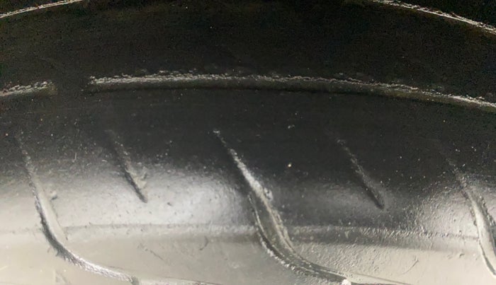 2022 Maruti Swift VXI AMT, Petrol, Automatic, 65,032 km, Left Front Tyre Tread