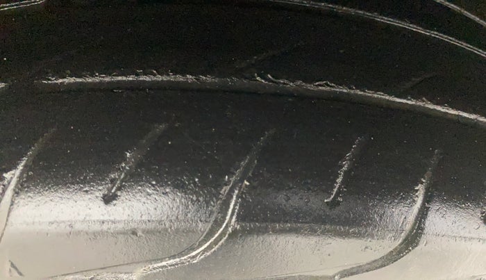 2022 Maruti Swift VXI AMT, Petrol, Automatic, 65,032 km, Right Front Tyre Tread