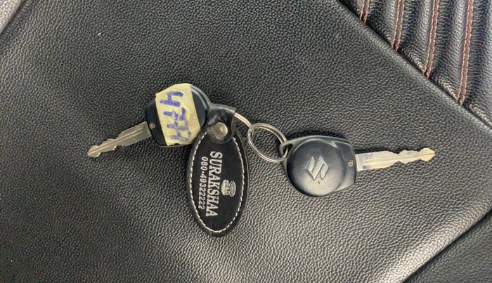 2022 Maruti Swift VXI AMT, Petrol, Automatic, 65,032 km, Key Close Up