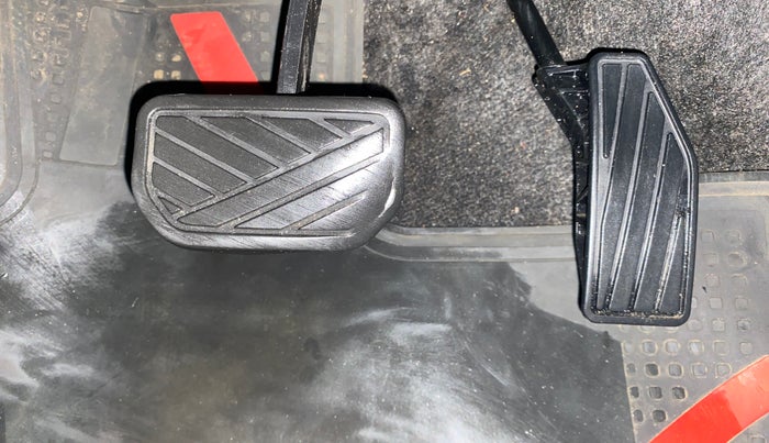 2022 Maruti Swift VXI AMT, Petrol, Automatic, 65,032 km, Pedals