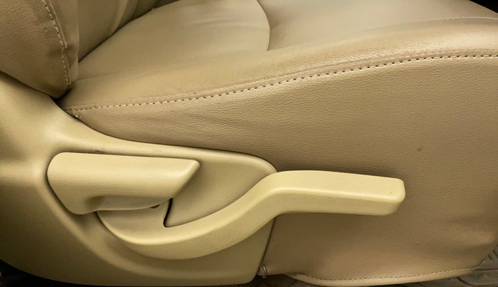 2013 Honda Amaze 1.2L I-VTEC S, CNG, Manual, 1,07,725 km, Driver Side Adjustment Panel