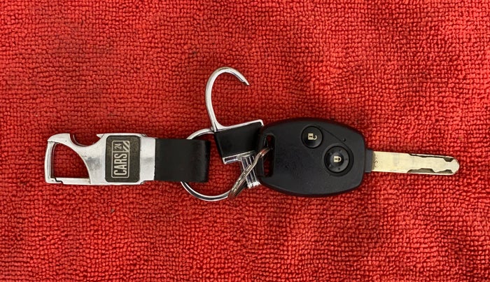 2013 Honda Amaze 1.2L I-VTEC S, CNG, Manual, 1,07,725 km, Key Close Up