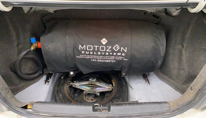 2013 Honda Amaze 1.2L I-VTEC S, CNG, Manual, 1,07,725 km, Boot Inside