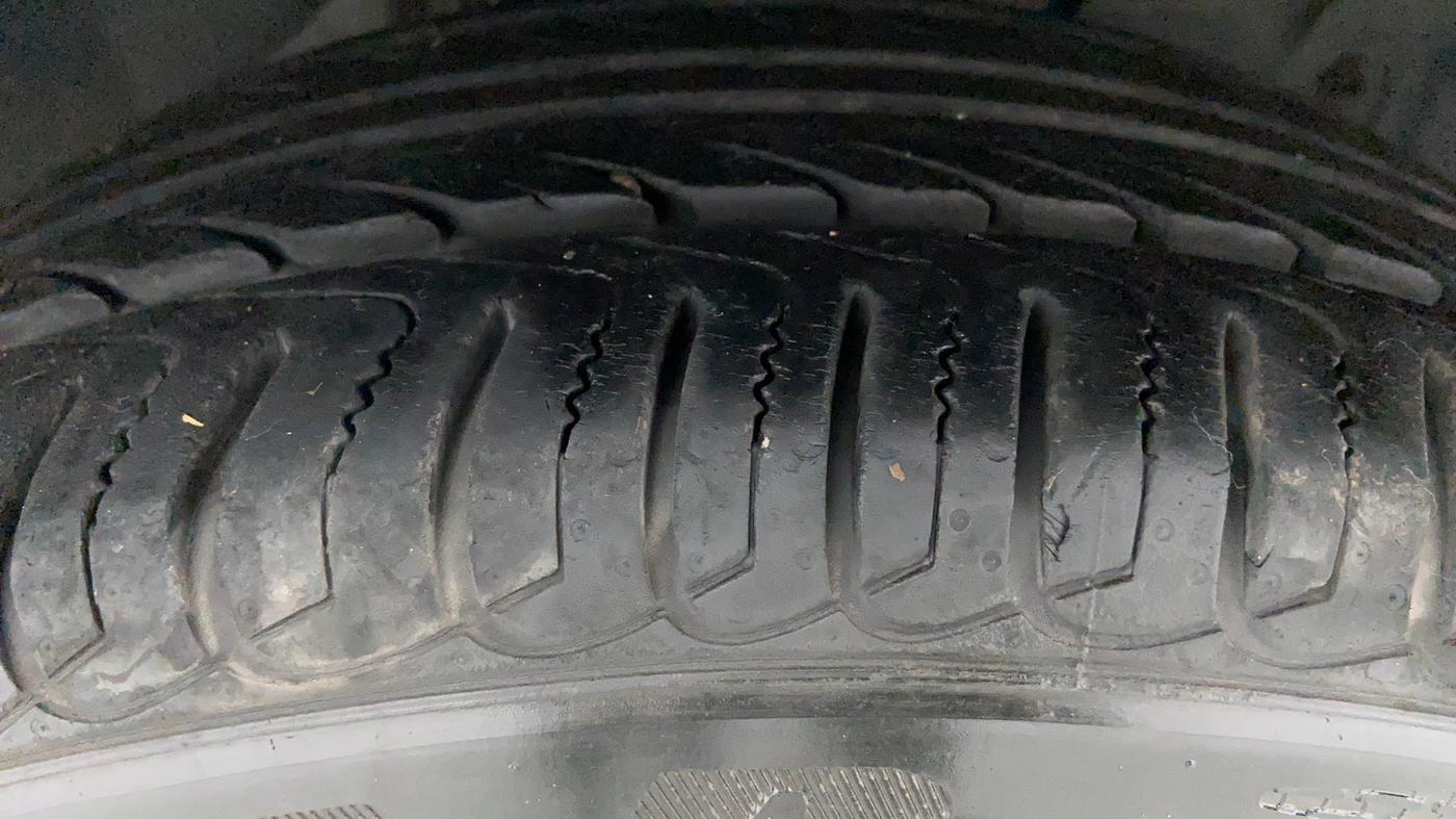 2018 Ford Ecosport TREND + 1.5 TI VCT AT, Petrol, Automatic, 12,906 km, Right Front Tyre Tread