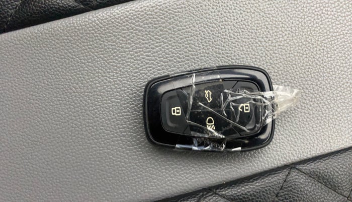 2020 Tata TIGOR XZ PLUS PETROL, Petrol, Manual, 15,096 km, Key Close Up