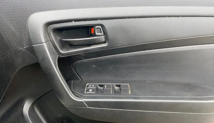 2022 Maruti Vitara Brezza LXI, Petrol, Manual, 70,799 km, Driver Side Door Panels Control