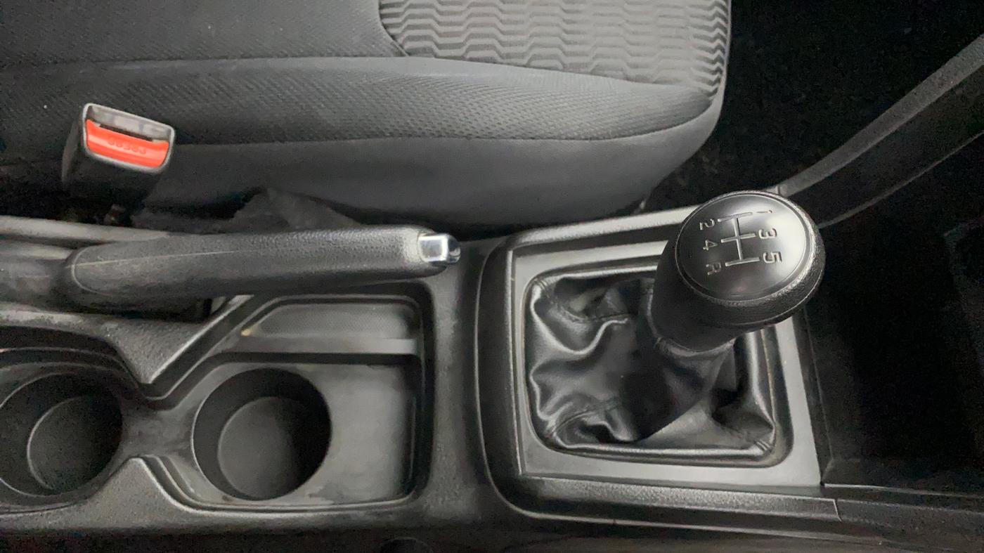 2022 Maruti Vitara Brezza LXI, Petrol, Manual, 70,799 km, Gear Lever