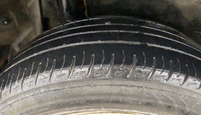 2022 Maruti Vitara Brezza LXI, Petrol, Manual, 70,799 km, Right Rear Tyre Tread