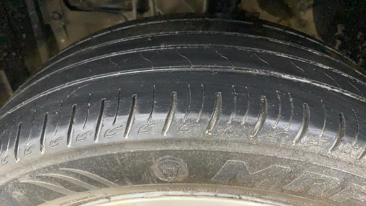 2022 Maruti Vitara Brezza LXI, Petrol, Manual, 70,799 km, Left Front Tyre Tread