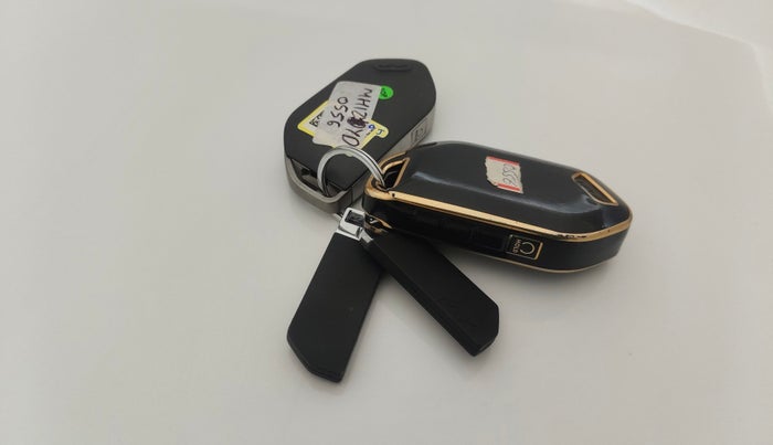 2025 KIA SYROS HTK Plus 1.0 Turbo 7DCT, Petrol, Automatic, 11,258 km, Key Close Up