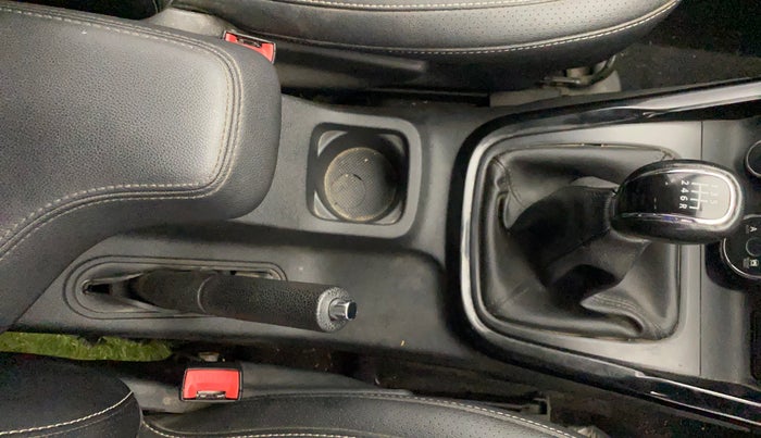 2018 Tata Hexa XT 4X2 7 STR, Diesel, Manual, 18,221 km, Gear Lever