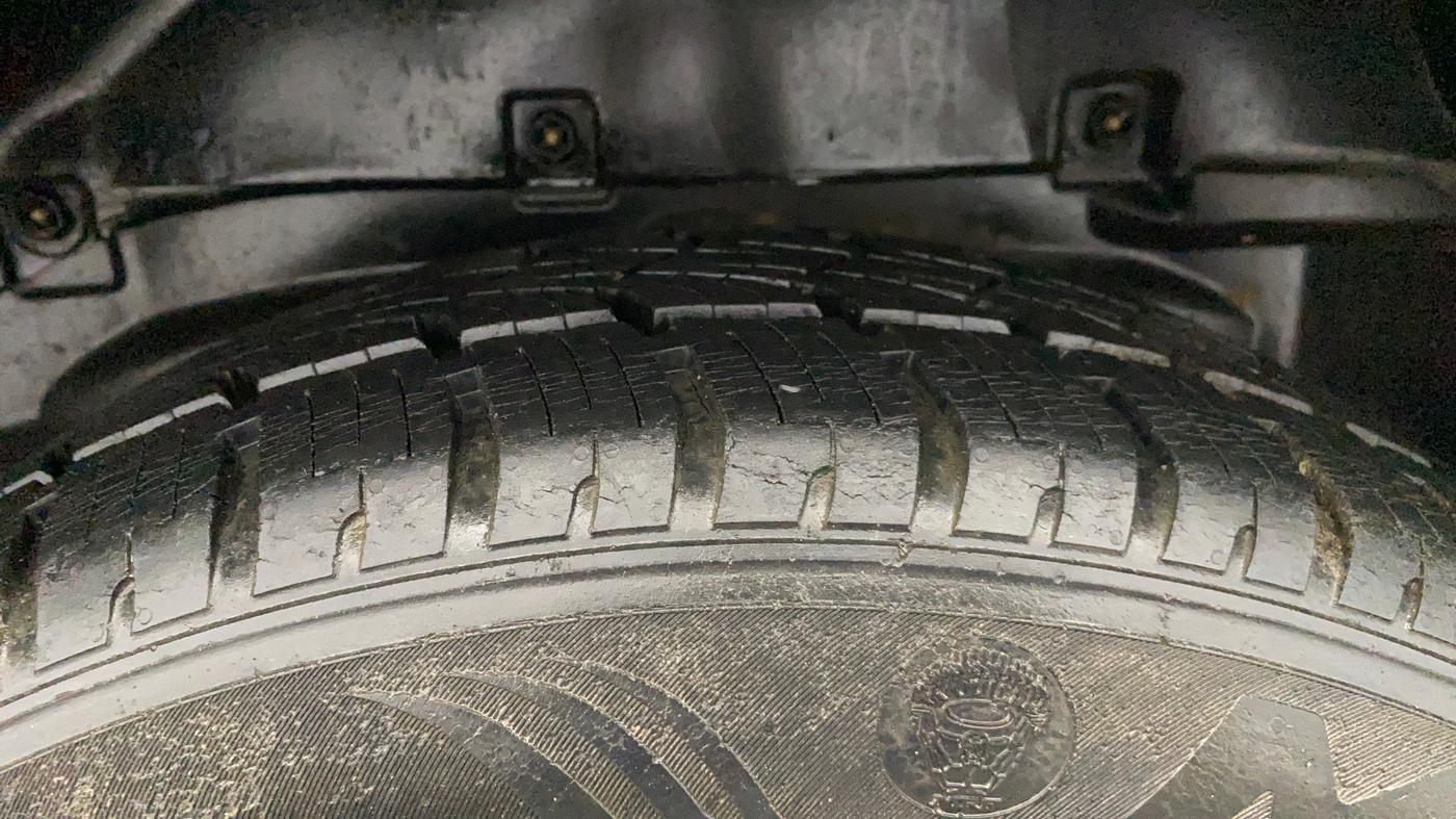 2018 Tata Hexa XT 4X2 7 STR, Diesel, Manual, 18,221 km, Left Rear Tyre Tread