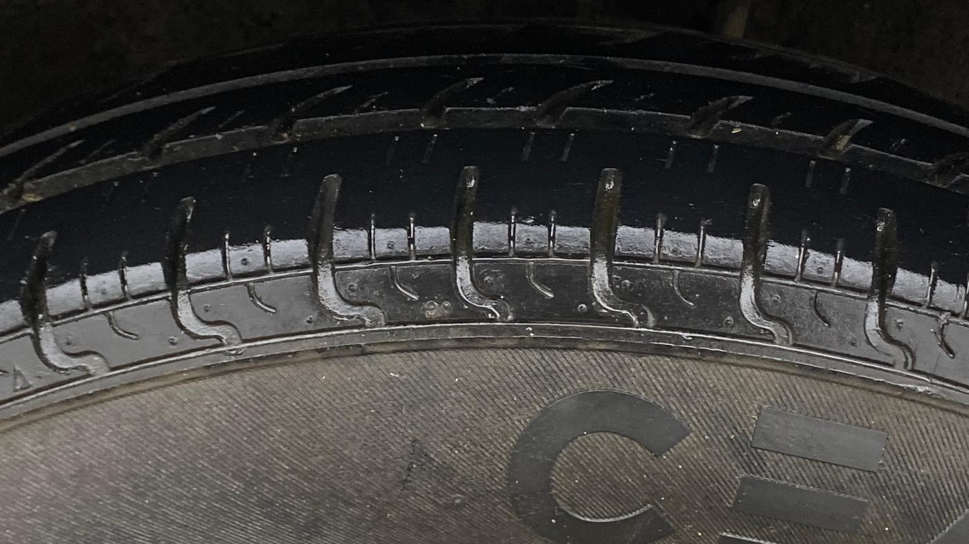 2018 Renault Kwid RXL, Petrol, Manual, 36,554 km, Left Rear Tyre Tread