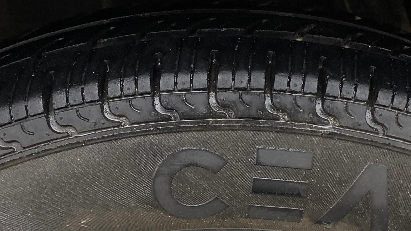 2018 Renault Kwid RXL, Petrol, Manual, 36,554 km, Right Rear Tyre Tread