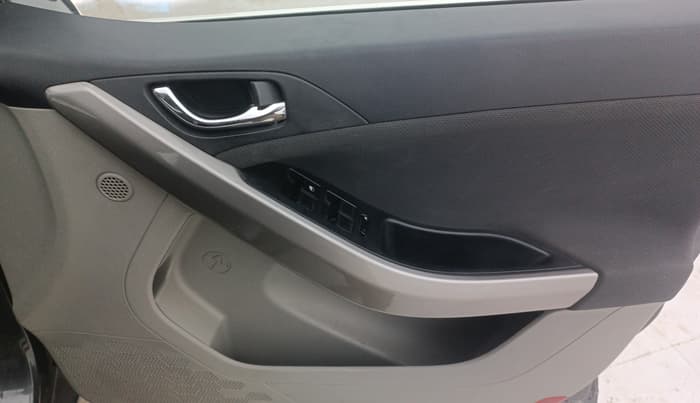 2019 Tata NEXON XZA PLUS PETROL, Petrol, Automatic, 48,289 km, Driver Side Door Panels Control