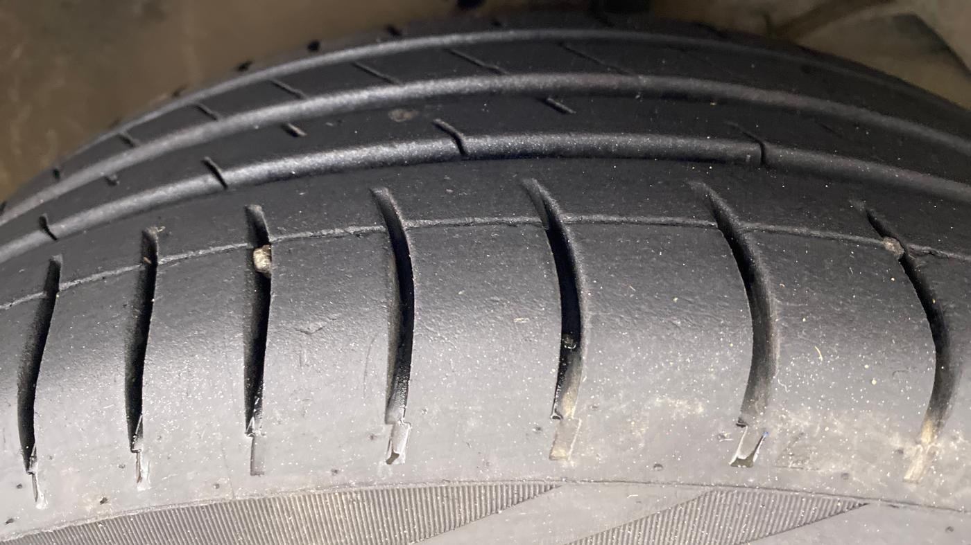 2016 Maruti Baleno DELTA CVT PETROL 1.2, Petrol, Automatic, 74,909 km, Right Front Tyre Tread