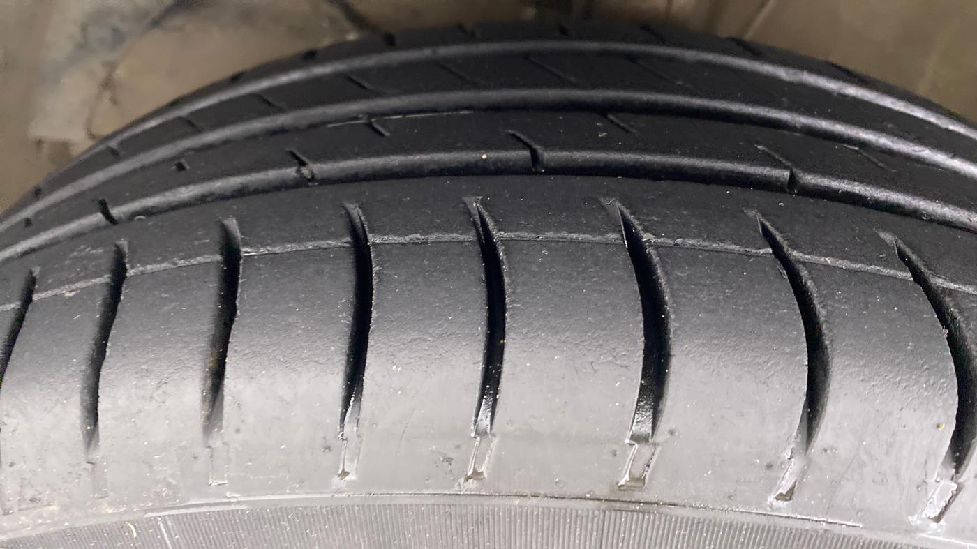 2016 Maruti Baleno DELTA CVT PETROL 1.2, Petrol, Automatic, 74,909 km, Left Front Tyre Tread