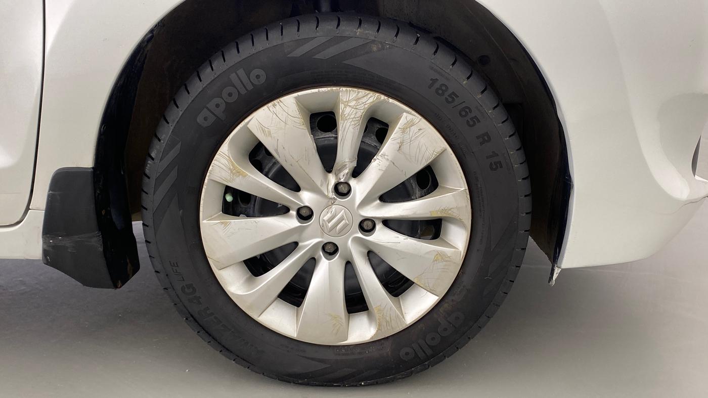 2016 Maruti Baleno DELTA CVT PETROL 1.2, Petrol, Automatic, 74,909 km, Right Front Wheel