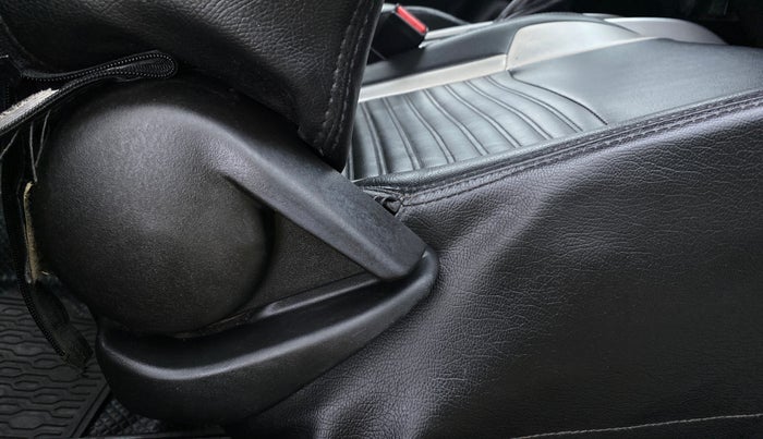2016 Maruti Baleno DELTA CVT PETROL 1.2, Petrol, Automatic, 74,909 km, Driver Side Adjustment Panel