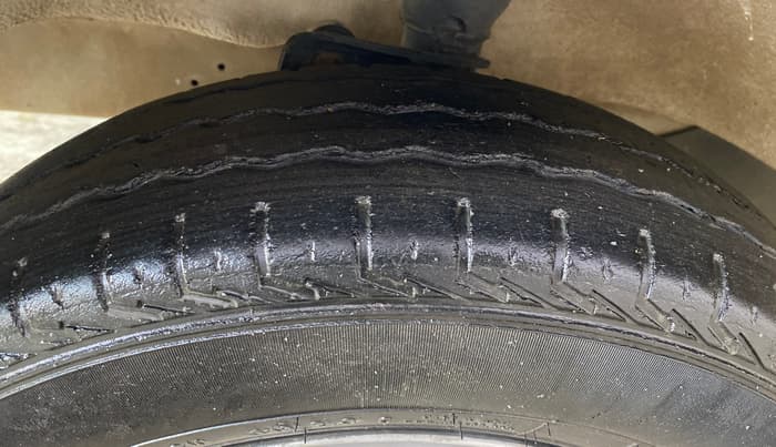 2020 Maruti Eeco 5 STR WITH A/C+HTR CNG, CNG, Manual, 60,072 km, Left Front Tyre Tread