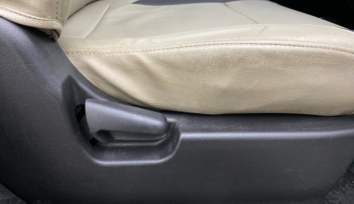2014 Maruti Wagon R 1.0 VXI, Petrol, Manual, 44,709 km, Driver Side Adjustment Panel