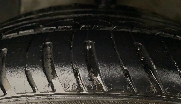 2015 Hyundai Grand i10 ASTA AT 1.2 KAPPA VTVT, Petrol, Automatic, 40,674 km, Left Front Tyre Tread