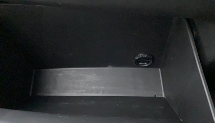 2015 Hyundai Grand i10 ASTA AT 1.2 KAPPA VTVT, Petrol, Automatic, 40,674 km, Cooled Glove Box