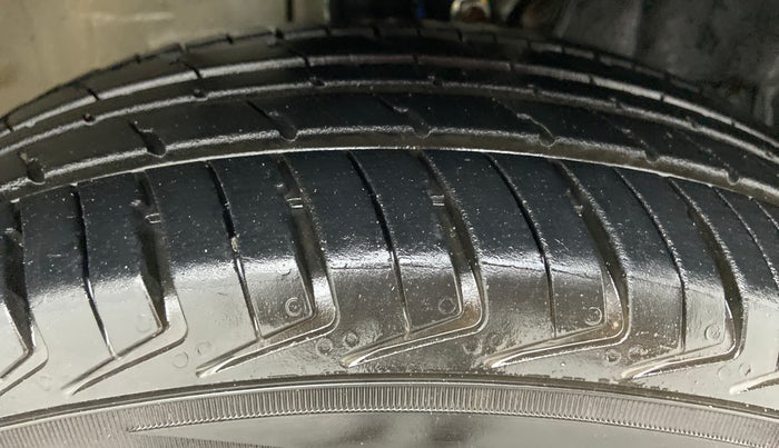 2021 Maruti New Wagon-R 1.0 Lxi (o) cng, CNG, Manual, 11,646 km, Right Front Tyre Tread