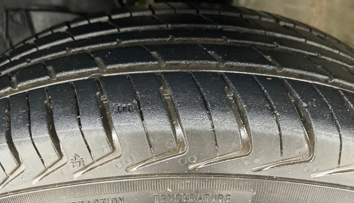 2021 Maruti New Wagon-R 1.0 Lxi (o) cng, CNG, Manual, 11,646 km, Left Front Tyre Tread