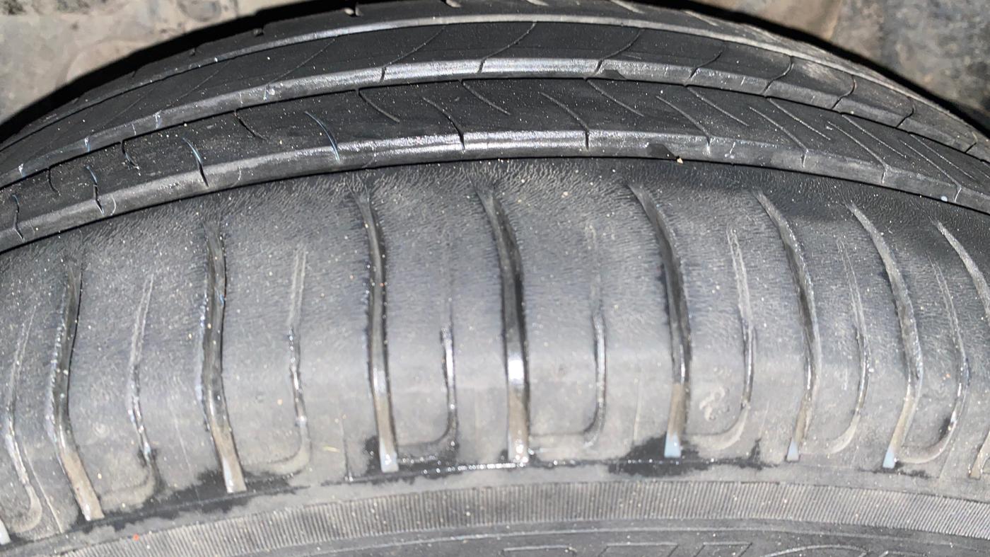 2017 Tata NEXON XM DIESEL, Diesel, Manual, 62,610 km, Left Front Tyre Tread