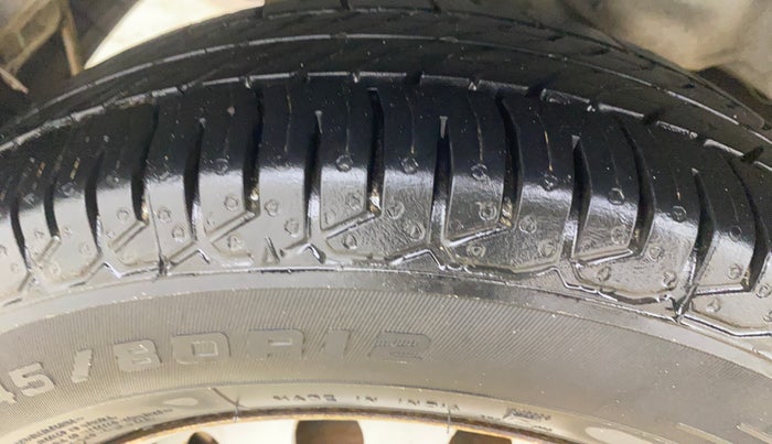 2014 Hyundai Eon D-LITE+, Petrol, Manual, 48,749 km, Right Rear Tyre Tread