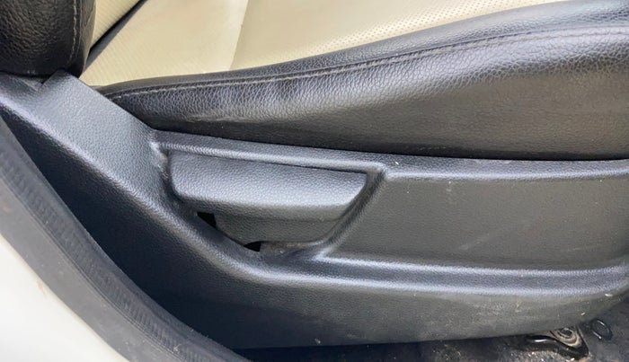 2014 Hyundai Eon D-LITE+, Petrol, Manual, 48,749 km, Driver Side Adjustment Panel