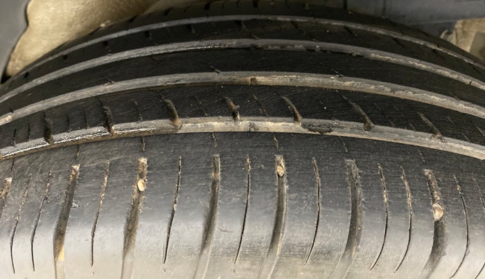 2018 Mahindra XUV500 W11 AT, Diesel, Automatic, 43,229 km, Left Rear Tyre Tread