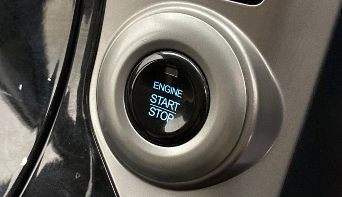 2018 Mahindra XUV500 W11 AT, Diesel, Automatic, 43,229 km, Keyless Start/ Stop Button