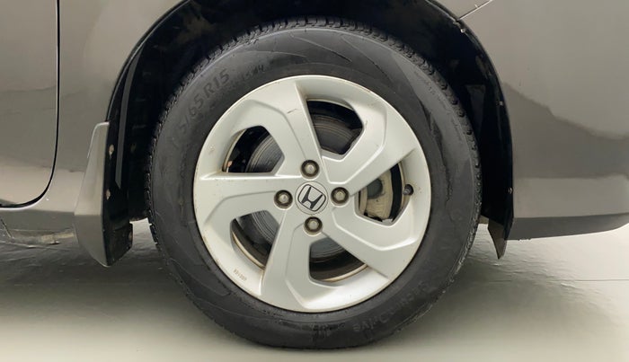 2016 Honda City 1.5L I-VTEC VX CVT, CNG, Automatic, 1,06,554 km, Right Front Wheel