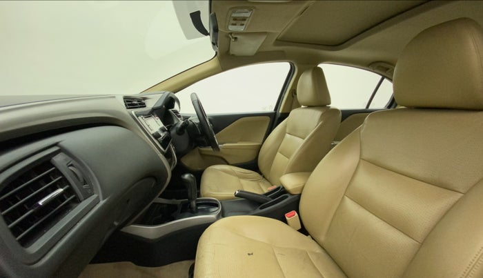 2016 Honda City 1.5L I-VTEC VX CVT, CNG, Automatic, 1,06,554 km, Right Side Front Door Cabin