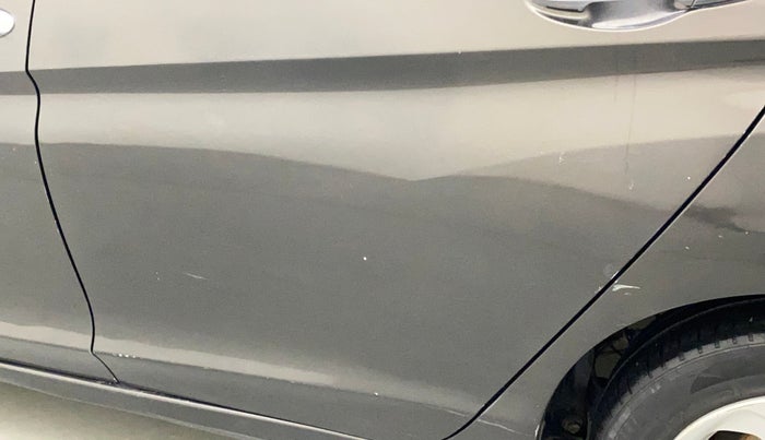 2016 Honda City 1.5L I-VTEC VX CVT, CNG, Automatic, 1,06,554 km, Rear left door - Minor scratches